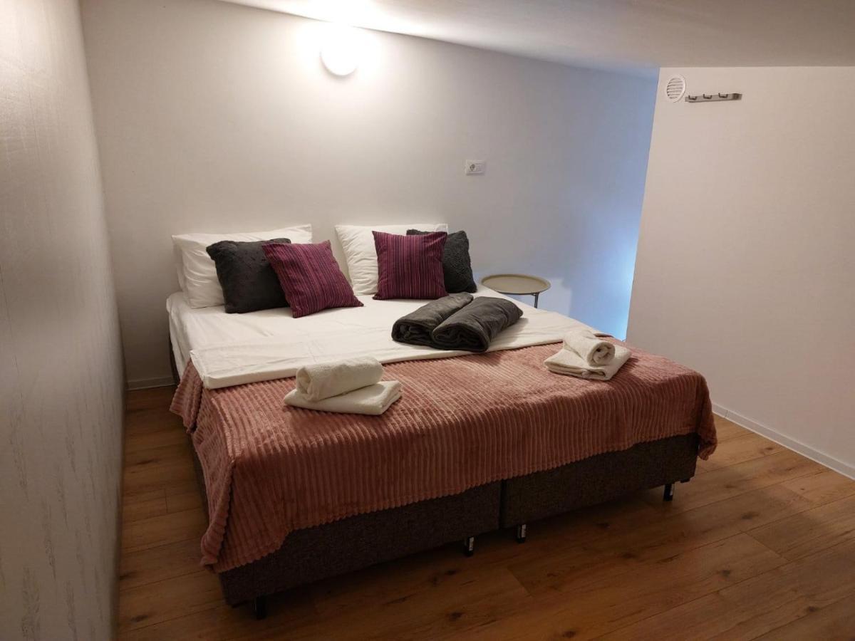 Apartmani Roza Пула Экстерьер фото