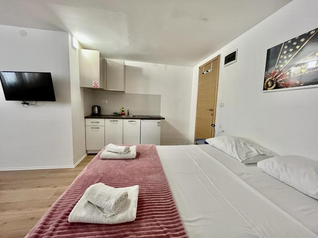 Apartmani Roza Пула Экстерьер фото